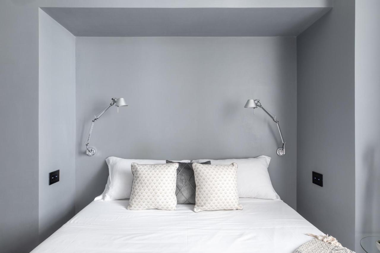 Iflat A Sparkle Of Red In Trastevere Apartment Rome