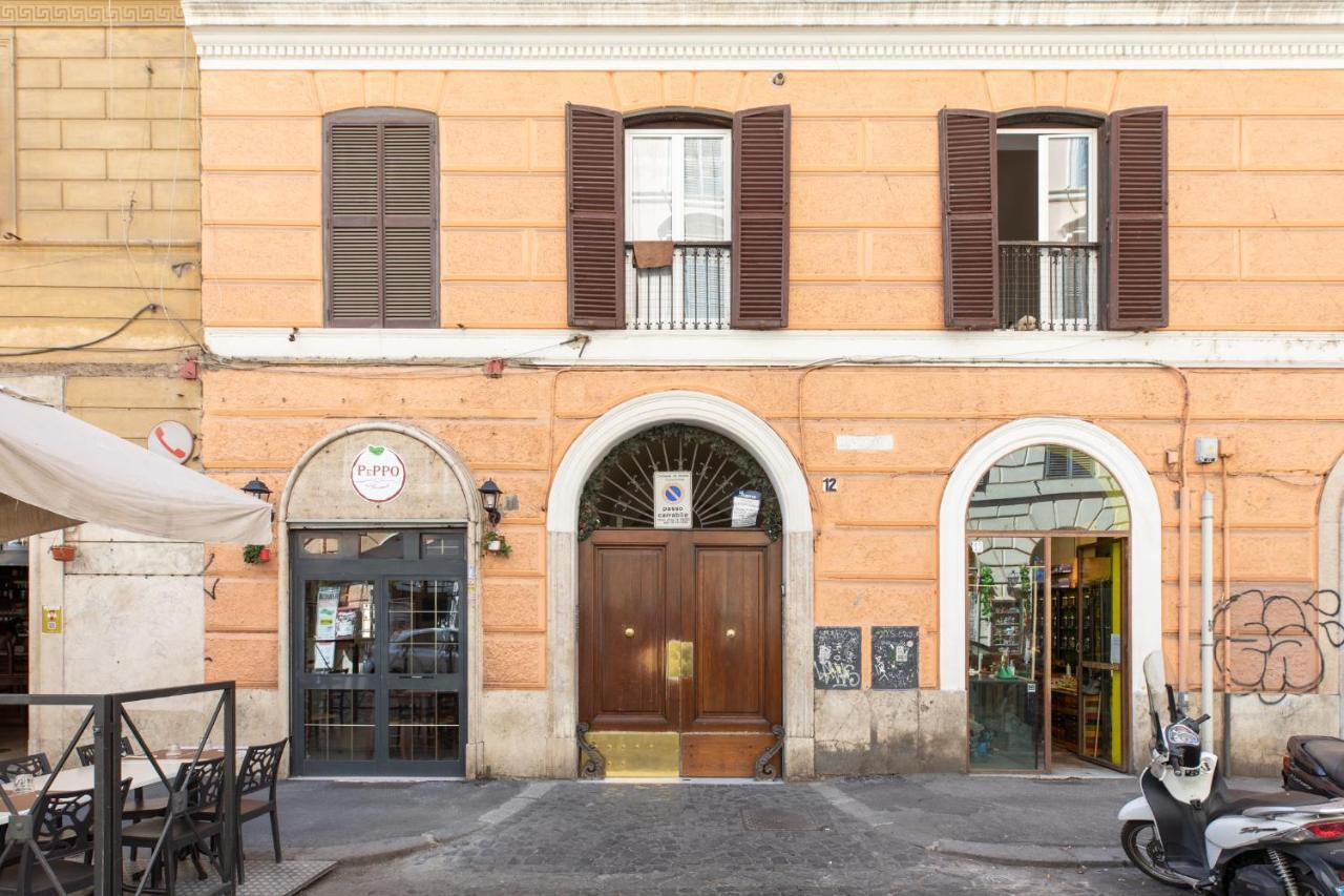 Apartment Iflat A Sparkle Of Red In Trastevere Rome